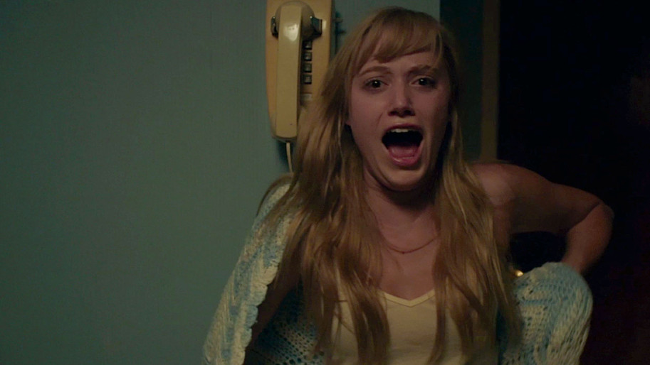 it follows maika monroe keir gilchrist david robert mitchell horror 2014