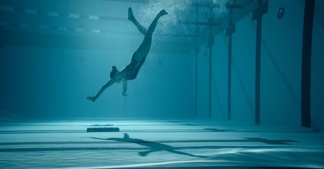 12 Feet Deep is a 2017 American physiological thriller film