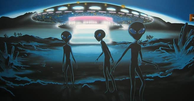 Grey aliens flying saucer