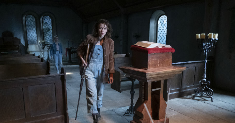 TV Review, horror, Drama, Mike Flanagan, Victoria Pedretti, The Haunting of Bly Manor, Oliver Jackson-Cohen, Netflix