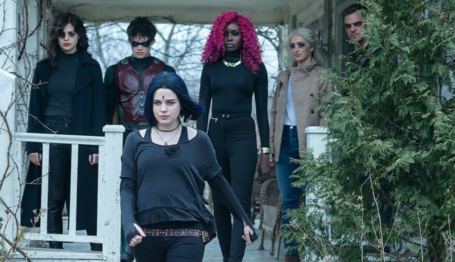 TV Review, DC Universe, DC Comics, Titans, Brenton Thwaites, Iain Glen, Batman, Robin
