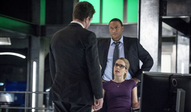 Arrow, The CW, DC Comics, Superhero, Comic Book, Stephen Amell, TV Review