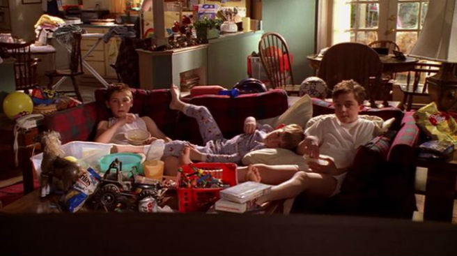 Binge Watchin' TV Review, TV Review, Sitcom, Comedy, FOX, Malcolm in the Middle, Frankie Muniz, Bryan Cranston