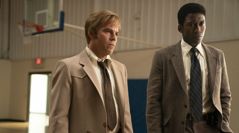 true detective tv review, TV Review, True Detective, HBO, Mahershala, Ali, Stephen Dorff, Carmen Egojo, Drama, thriller, mystery