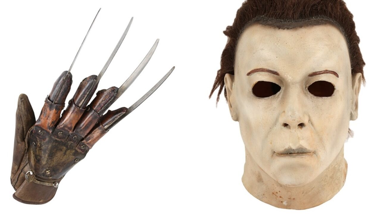 Halloween Ends Michael Myers Mask Stand Display Movie Prop Collectible  Display