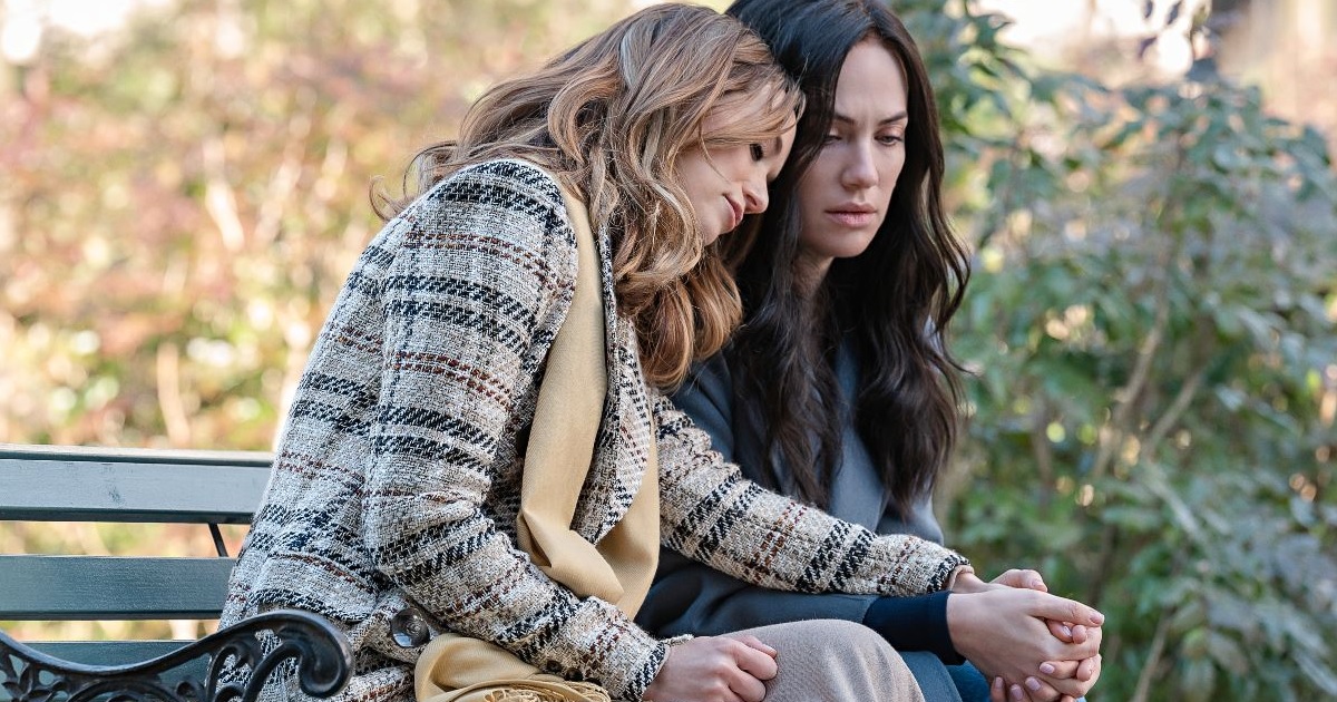 Hypnotic trailer previews Kate Siegel horror film that will be streaming on Netflix later in October, in time for Halloween viewings.