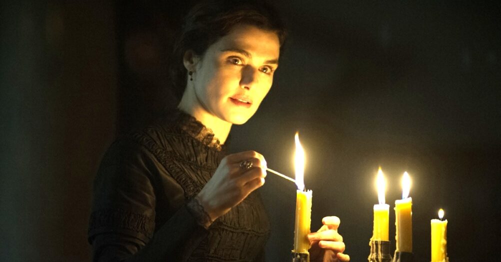 Rachel Weisz is set to star in a new adaptation of the novel Séance on a Wet Afternoon, with Tomas Alfredson on board to direct.