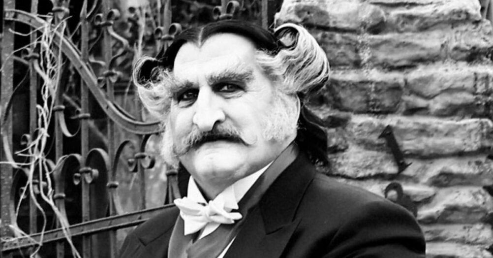 Daniel Roebuck discusses playing Grandpa / The Count in Rob Zombie's film based on the classic sitcom The Munsters. Now in production.