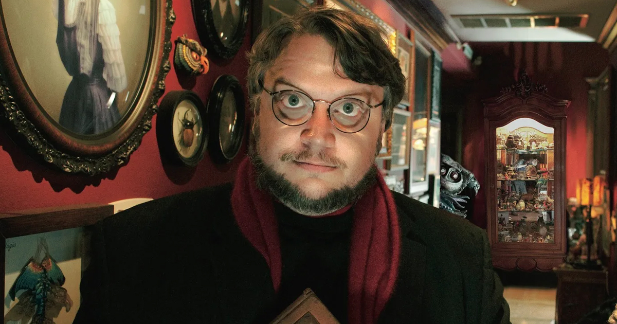 Guillermo del Toro and members of his Frankenstein cast went to a Toronto restaurant and posed for a picture with staff members