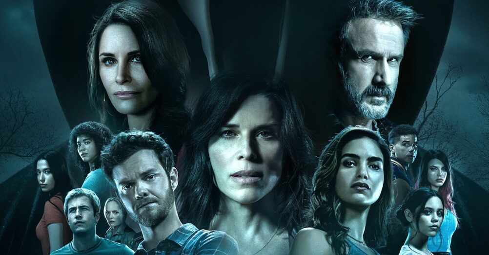 The new Scream movie has gotten its final poster ahead of the January theatrical release. Neve Campbell, Courteney Cox, David Arquette return