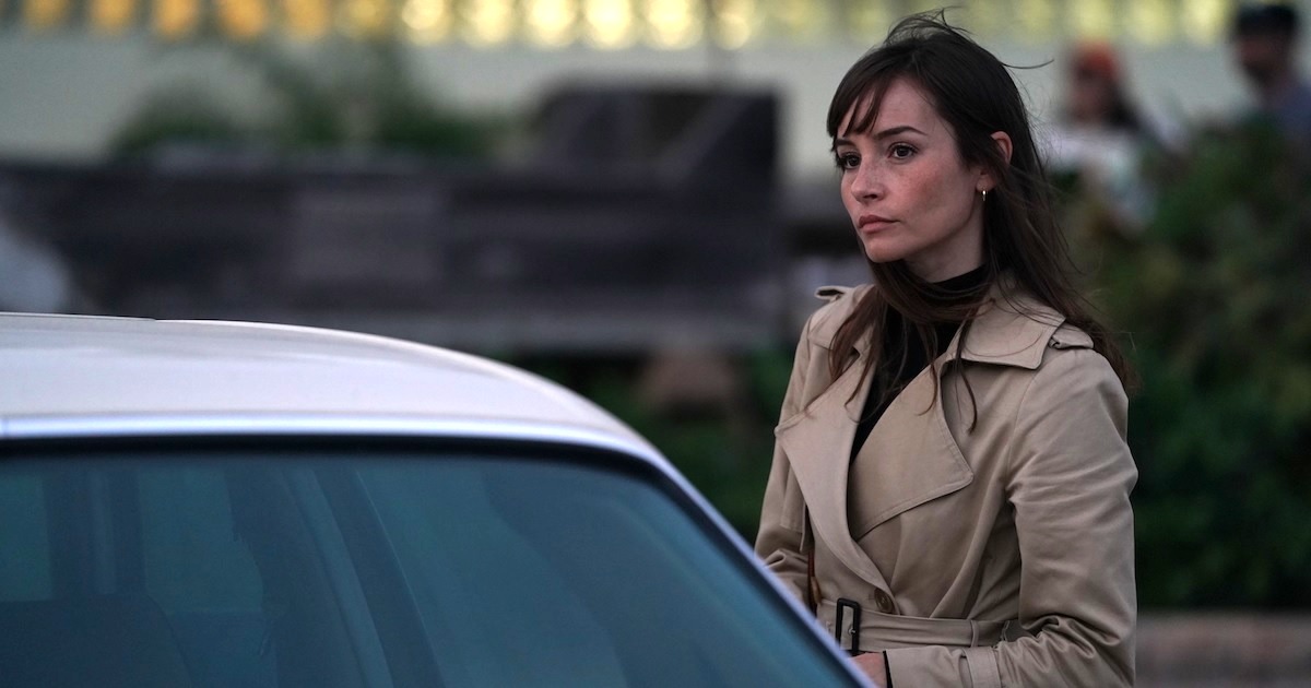 Arrow in the Head reviews writer/director Mickey Keating's horror movie Offseason, starring Jocelin Donahue, Richard Brake, Melora Walters