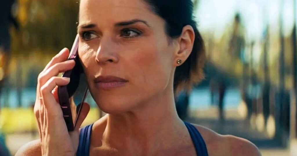 Neve Campbell Avalon