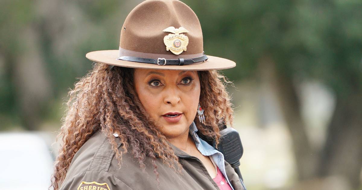 Pam Grier, Chris Parnell, and Oliver Cooper star in As We Know It, a zombie apocalypse horror comedy currently filming in Los Angeles.
