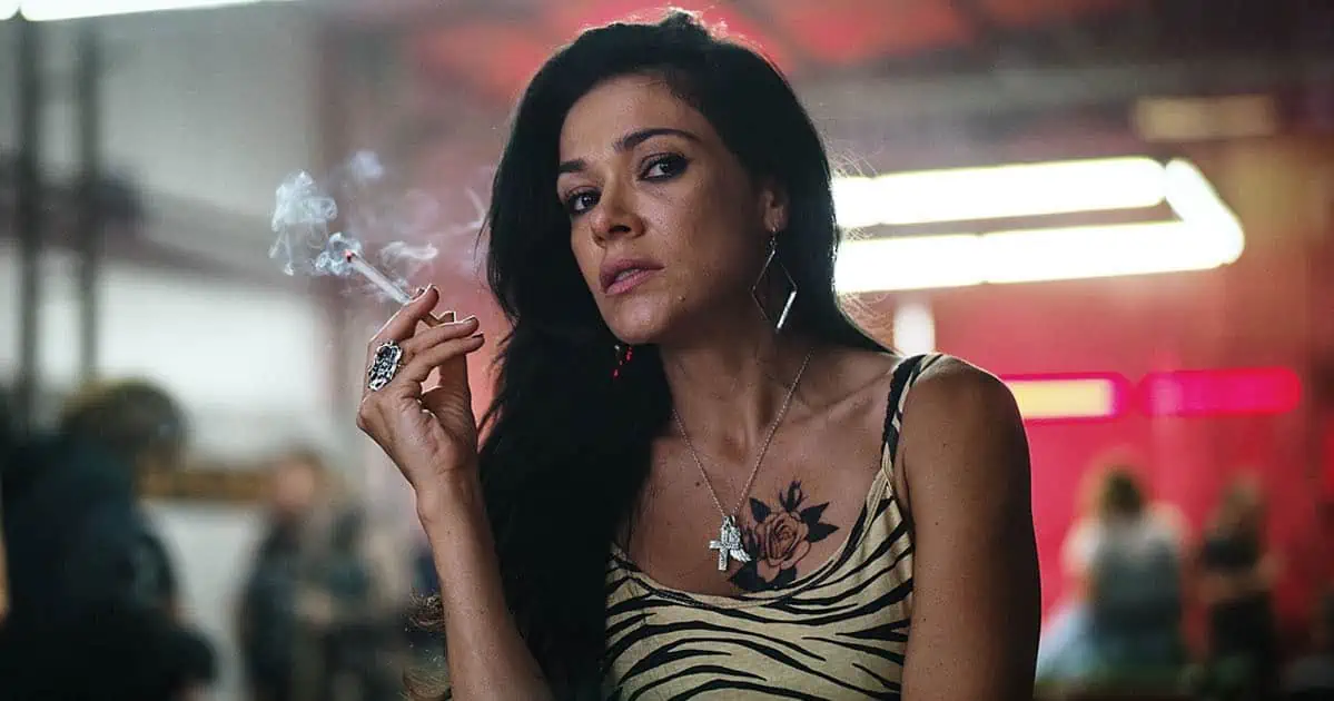 Simone Kessell of Obi-Wan Kenobi has been cast as the adult Lottie on Showtime's Yellowjackets. Courtney Eaton plays the teen Lottie.