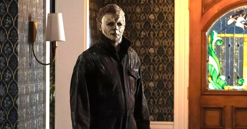 Total Film has unveiled three new images from Halloween Ends! All three feature Michael Myers, who is joined by Laurie Strode in one of them