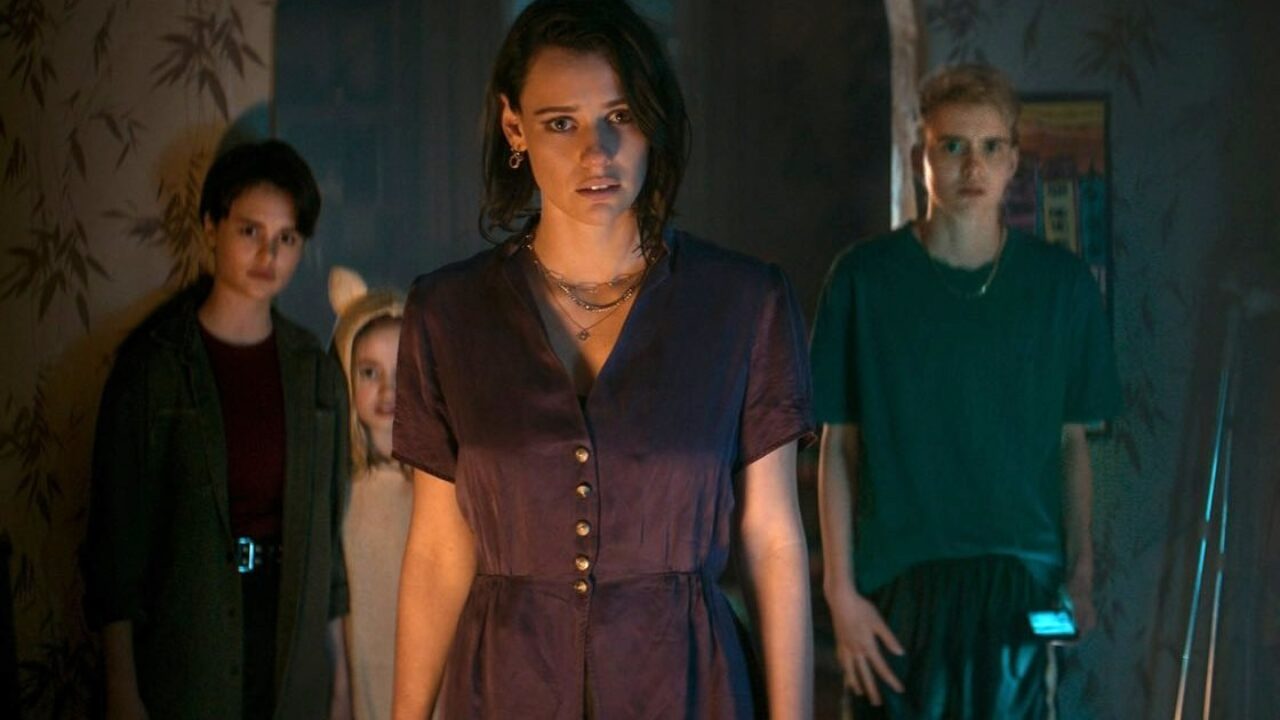 Evil Dead Rise' green band trailer shows a hellish family reunion