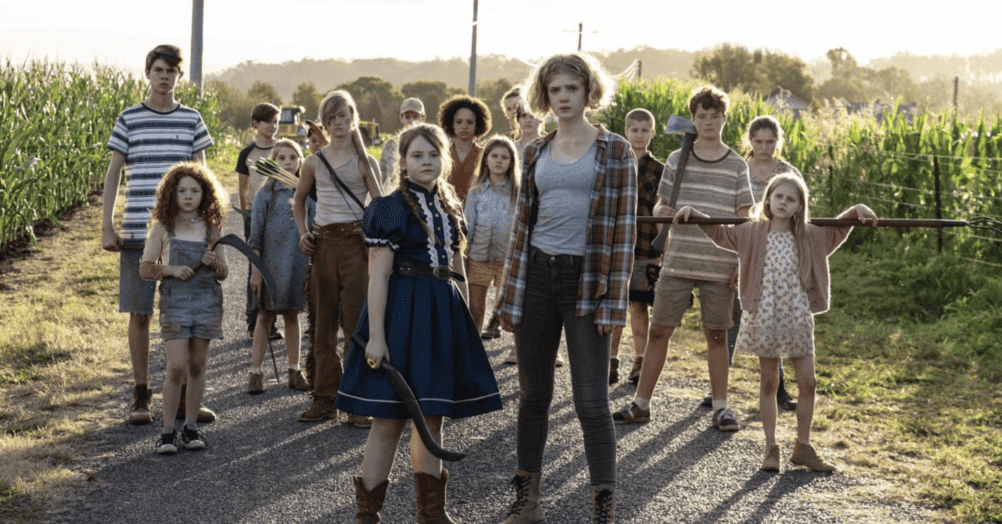 Elena Kampouris and Kate Moyer with Eden's Posse in Children of the Corn (2023).