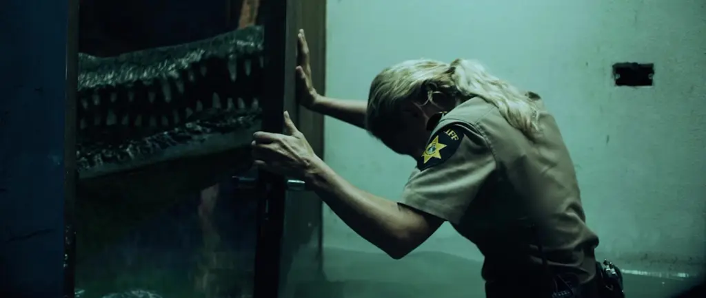 The Flood trailer: Casper Van Dien battles alligators in a flooded jail