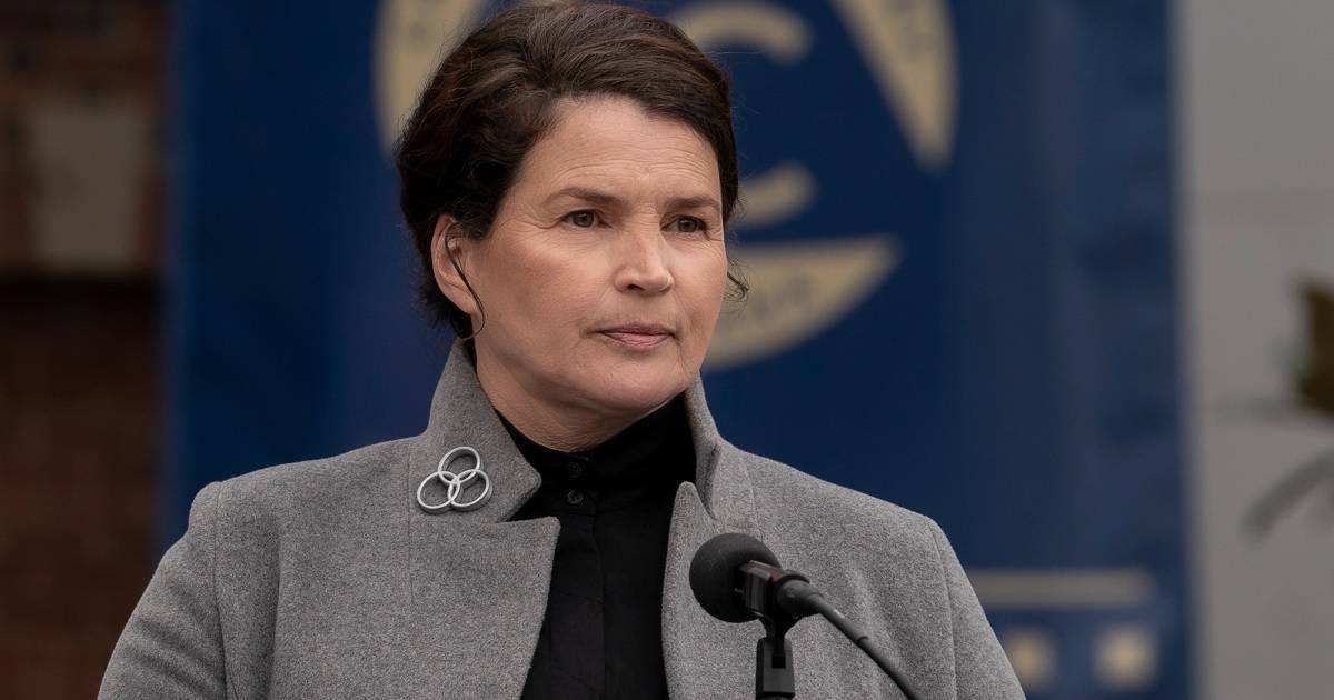 Julia Ormond of The Walking Dead: World Beyond stars in the psychological horror film Home Education, filmed in Italy