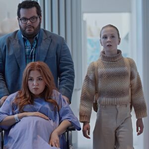 Peacock has unveiled a trailer for season 2 of the werewolf comedy series Wolf Like Me, starring Josh Gad and Isla Fisher