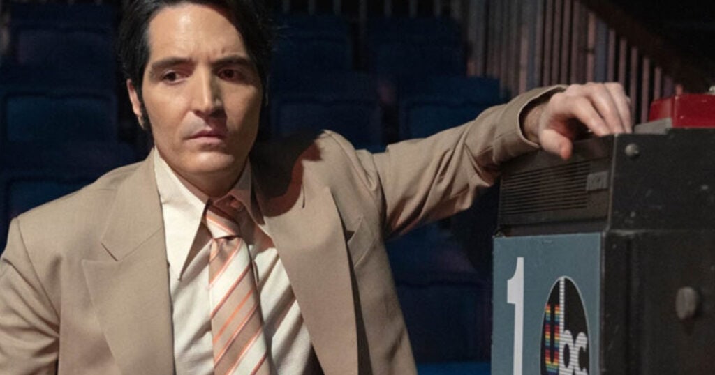 A new trailer for the horror film Late Night With the Devil, starring David Dastmalchian, features quotes from Stephen King and Kevin Smith