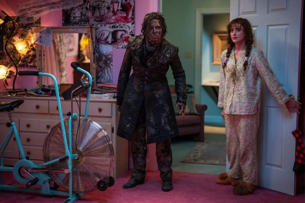 Cole Sprouse and Kathryn Newton in Lisa Frankenstein (2024).