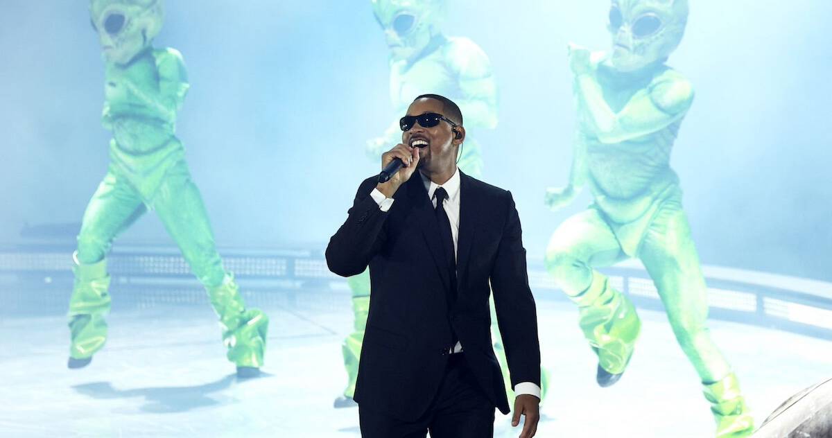 Will Smith makes a surprise appearance at Coachella performing his theme for Men in Black