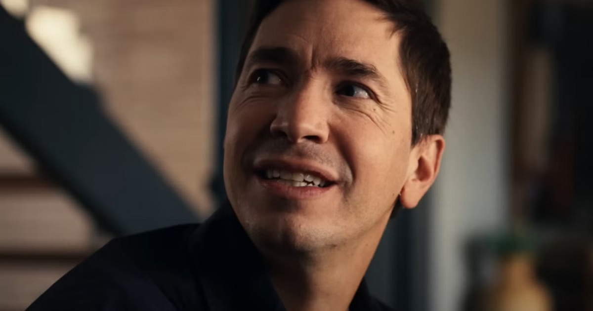 Justin Long is reteaming with Coyotes director Colin Minihan for the killer bee movie Stung, co-starring Iris Apatow