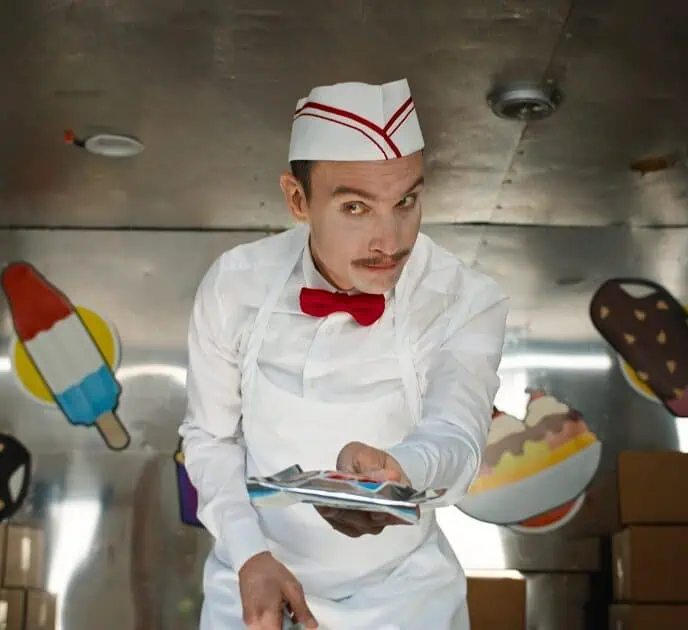 A full trailer has been released for director Eli Roth's new horror movie, Ice Cream Man, coming to theatres in August